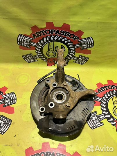 Кулак поворотный в сборе правый Toyota Corolla 150