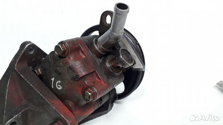 Насос гидроусилителя Toyota Chaser (X100) 09/1996