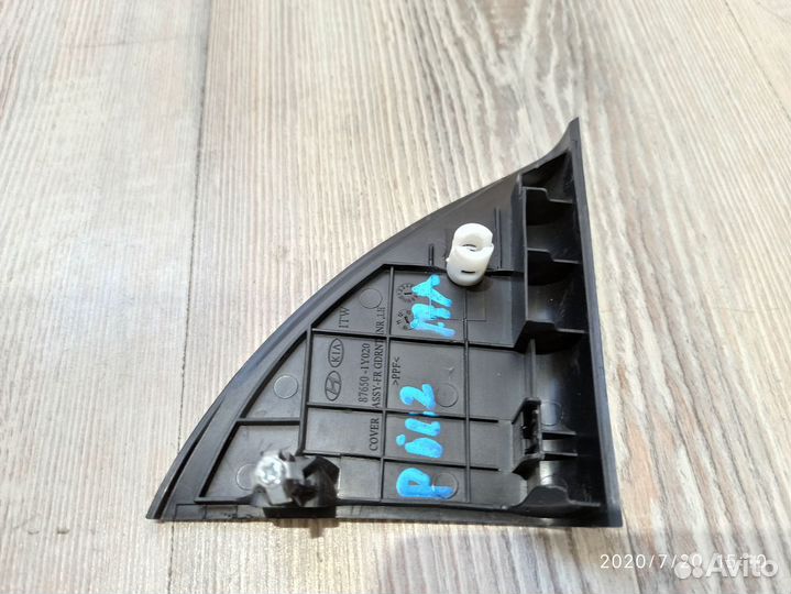 Уголок накладка зеркала внутри салона Kia picanto