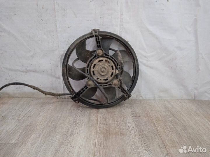 Вентилятор радиатора Volkswagen Passat B5 1999
