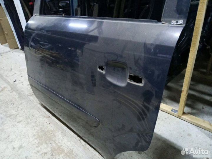Дверь задняя левая Opel Zafira B Z18XER