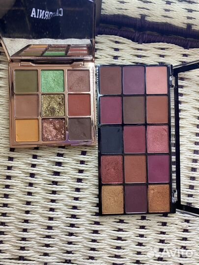 Палетка теней revolution + палетка hojo