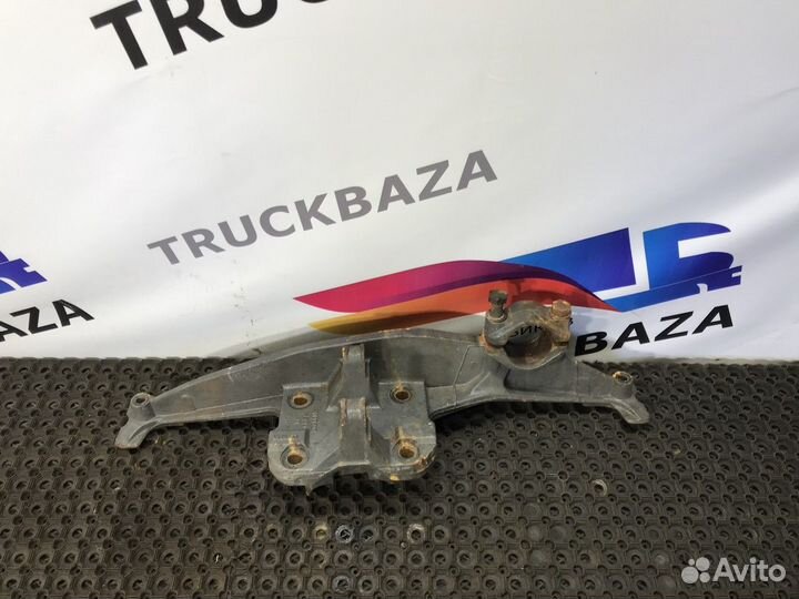 1778751 Кронштейн пневморессоры правый