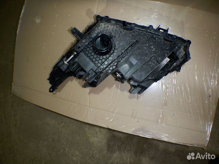 Фара правая Lexus NX LED