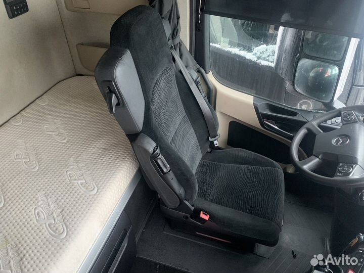 9609102702 Сиденье водительское пневматическое