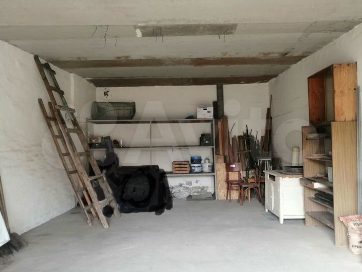 Гараж, > 30 м²