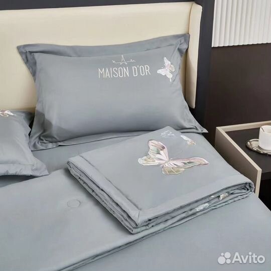 Постельное белье с одеялом Maison D'or