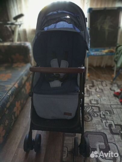 Прогулочная коляска McCan LIA с накидкой на ноги