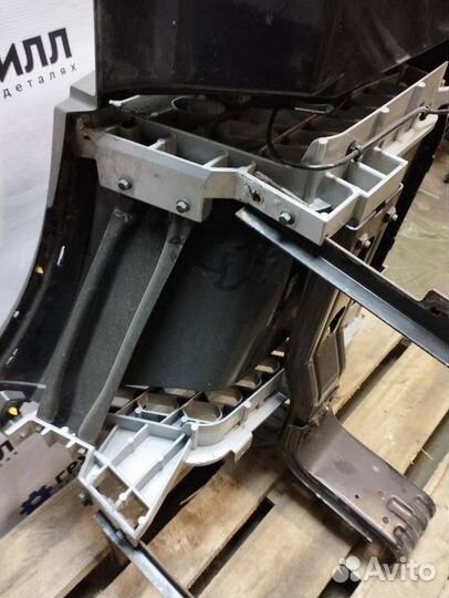 Подножка кабины правая Volvo FH4 82141521