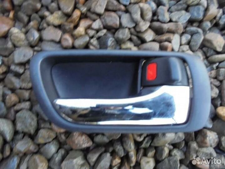Ручка двери внутренняя правая Toyota Premio ZZT240