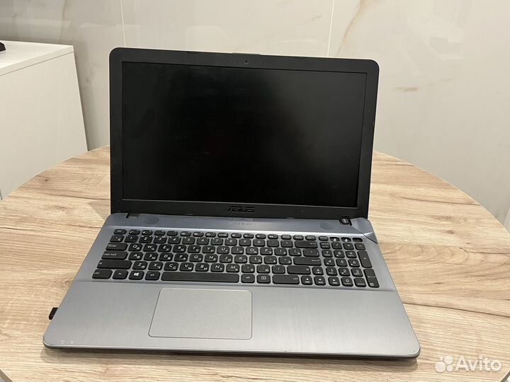 Ноутбук asus D541N
