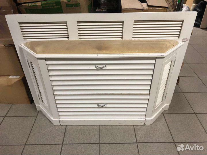 Тумба с сидушкой и полкой экран для радиатора