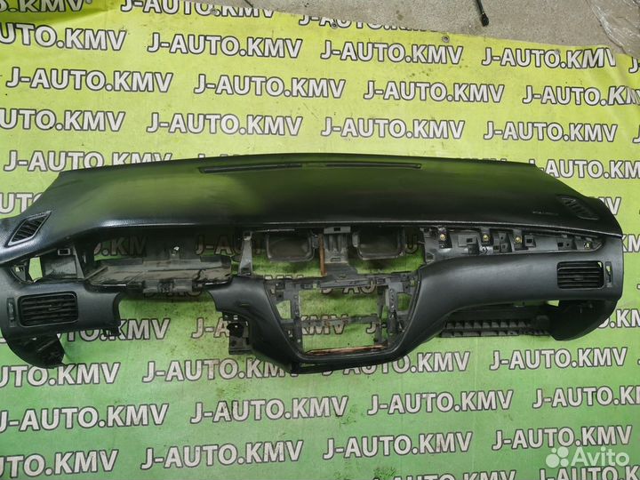 Передняя панель салона Mitsubishi Lancer