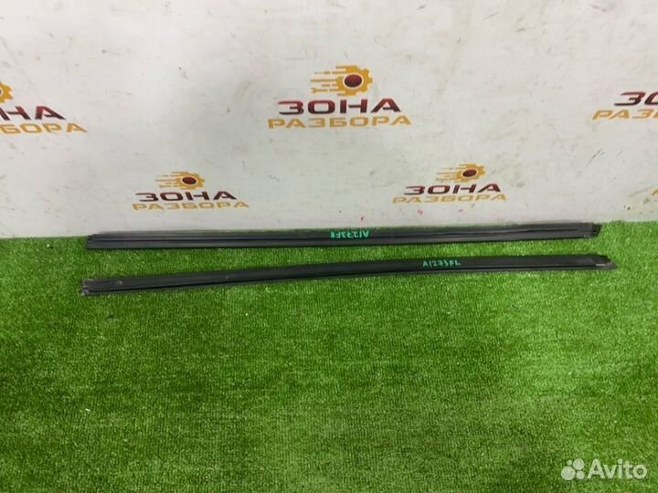 Уплотнитель стекла двери передний Audi S-Line A4