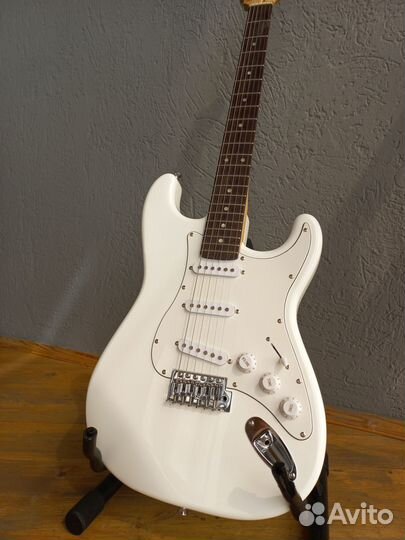 Электрогитара Rockdale Stratocaster