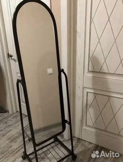 Зеркало напольное на колесиках black