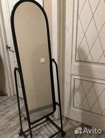 Зеркало напольное на колесиках black