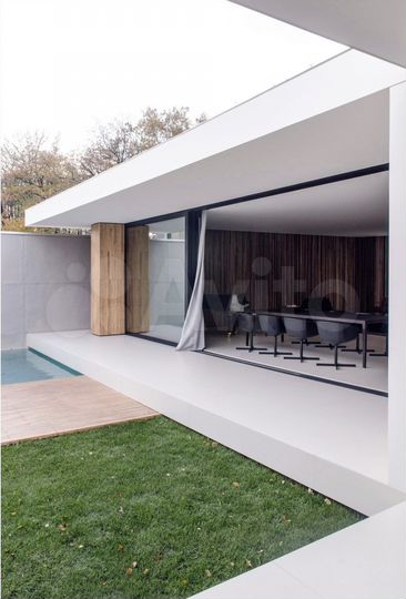 Коттедж 181 м² на участке 6 сот.