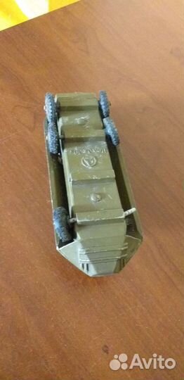 Советская игрушка танк