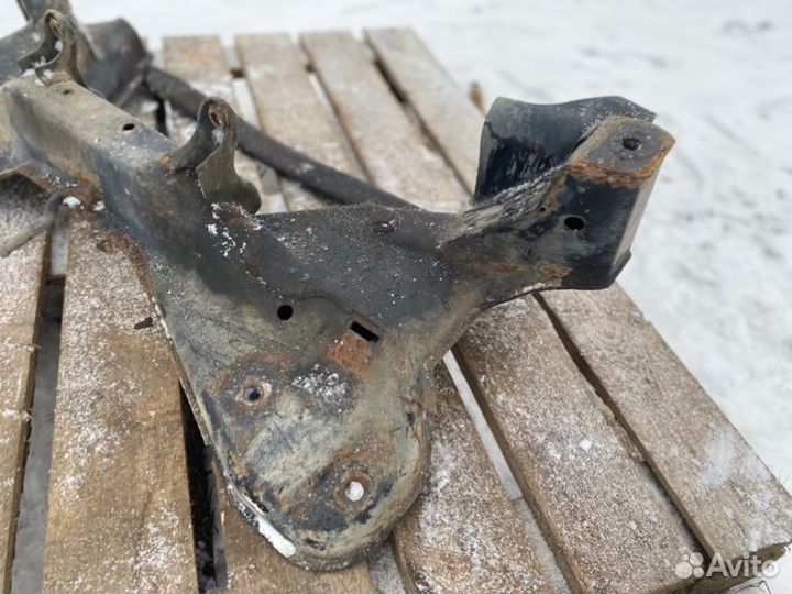 Подрамник передний Volvo S40 седан B4184S2 1.8