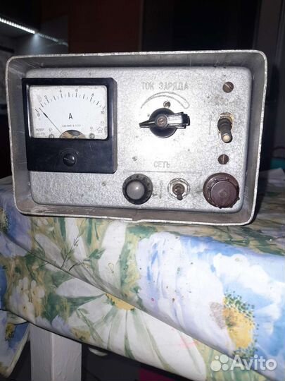 Автомобильное зарядное устройство для акб