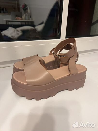 Босоножки на платформе пыльно розовые