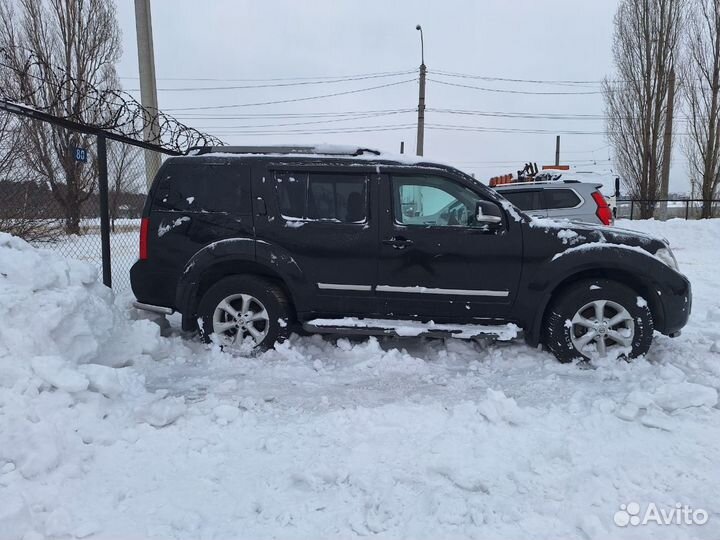 Nissan Pathfinder 2.5 AT, 2011, 200 000 км