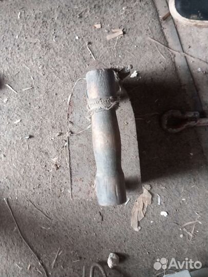 Старинный утюг на углях