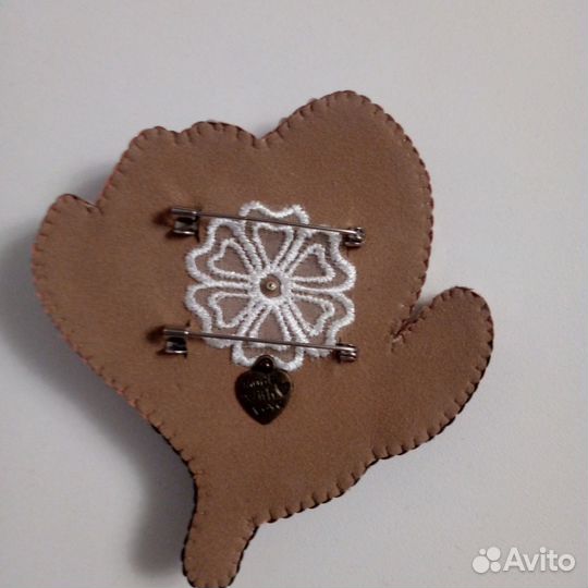 Брошь ручной работы