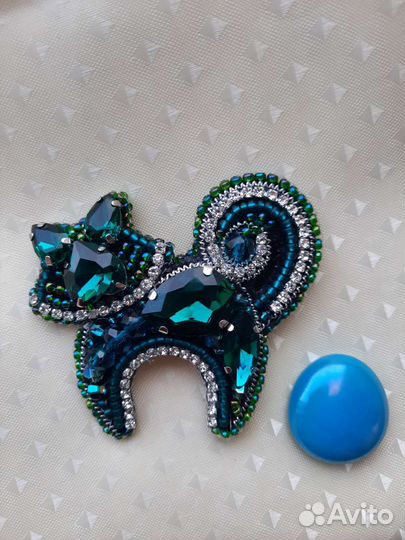 Брошь 