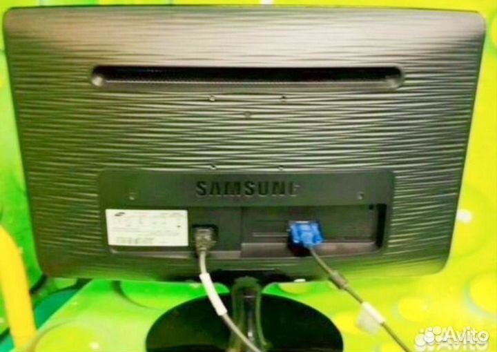 Монитор Samsung