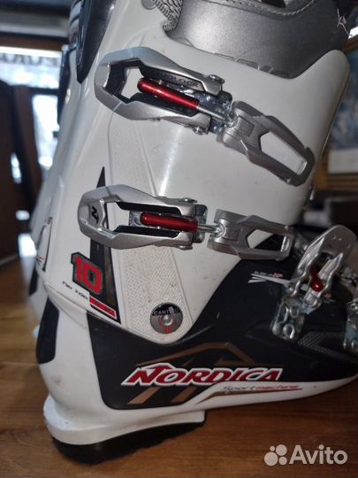 Горнолыжные ботинки