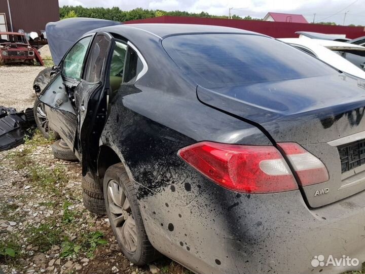 Часть кузова задний Infiniti Q70