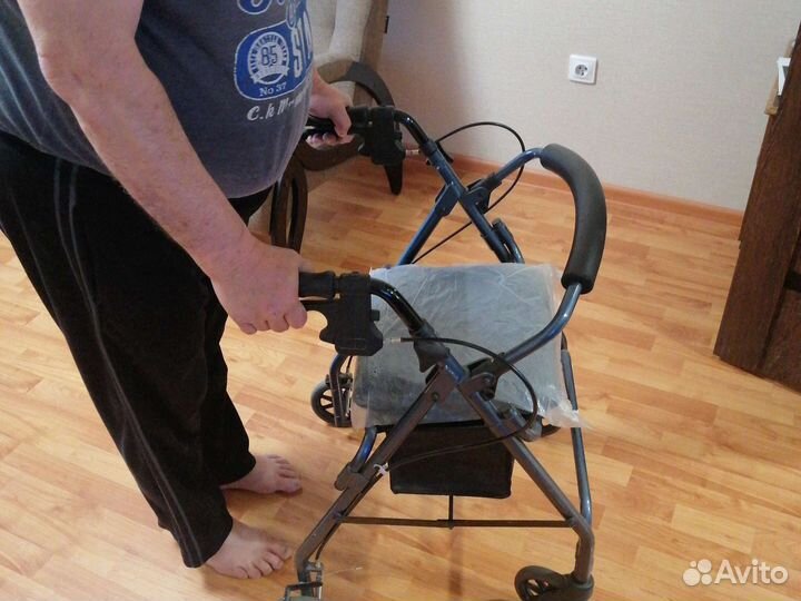Склодное кресло - ходунки