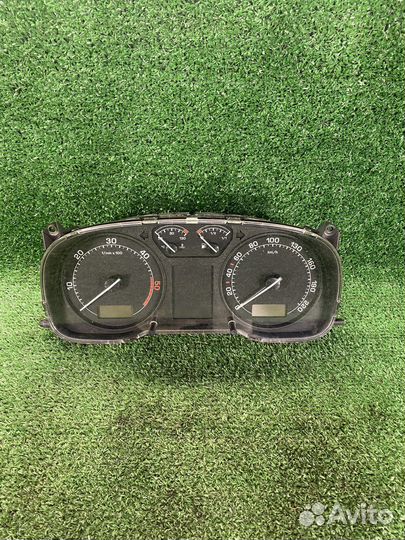 Панель приборов Skoda Octavia Tour