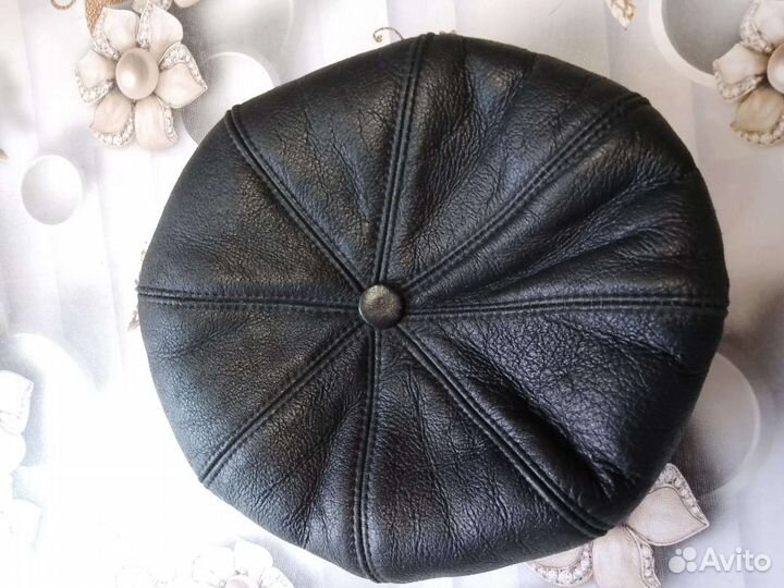 Кепка кожаная женская