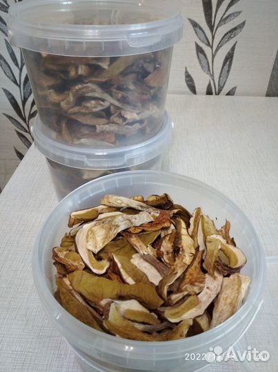 Белый груздь, белый гриб сушёный, маринованный