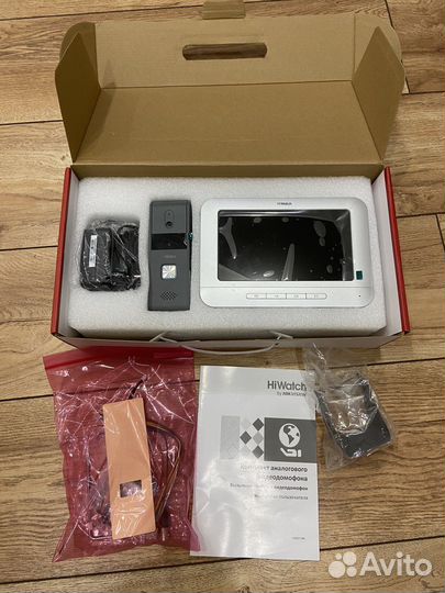 Комплект видеодомофона hiwatch ds-d100kf