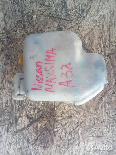 Бачок омывателя Nissan Maxima A32