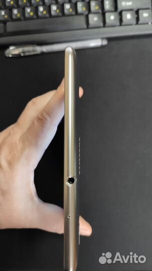 Планшет Samsung Galaxy Tab 7.7