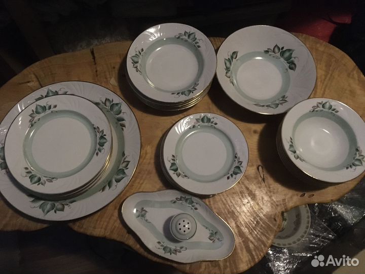Фарфоровые тарелки набор 27 предметов
