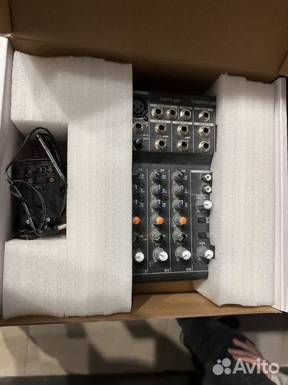 Микшерный пульт behringer xenyx 802S