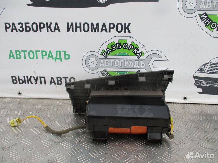 Подушка безопасности пассажирская Mazda Demio 2000