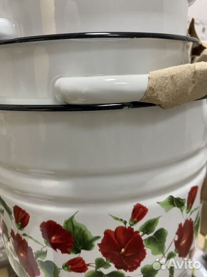 Набор эмалированных кастрюль новый