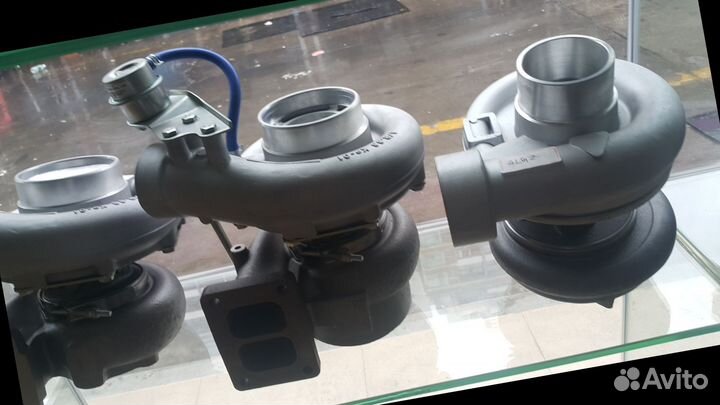 Турбина Хитачи zx180lc-3