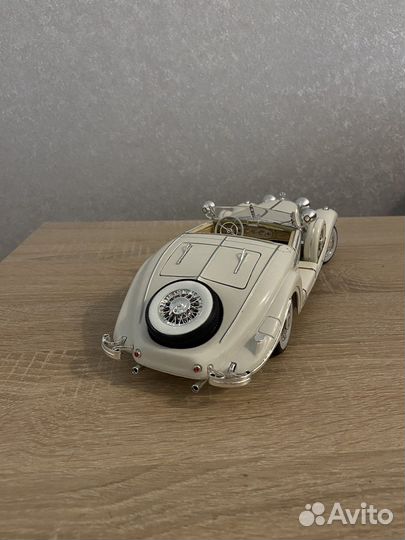 Белый Mercedes-Benz 500К