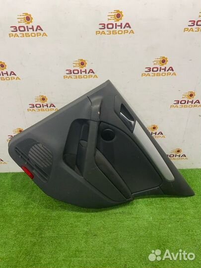 Обшивка боковой двери задняя правая Volkswagen