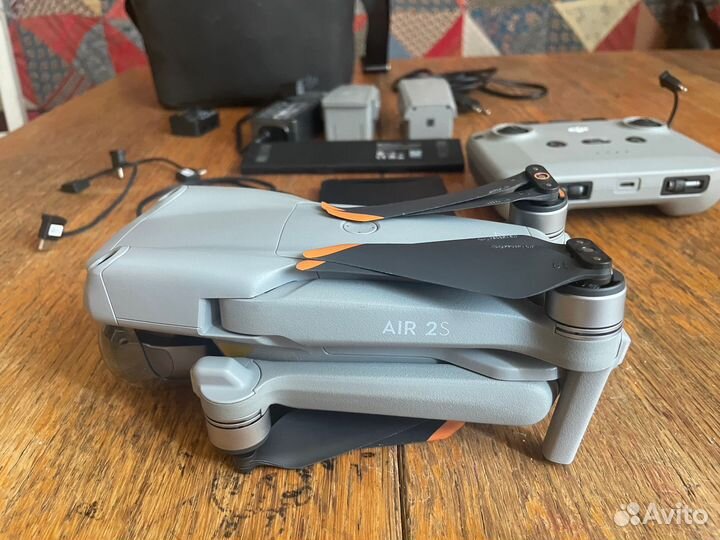 Квадрокоптер DJI Mavic Air 2S Fly More Combo