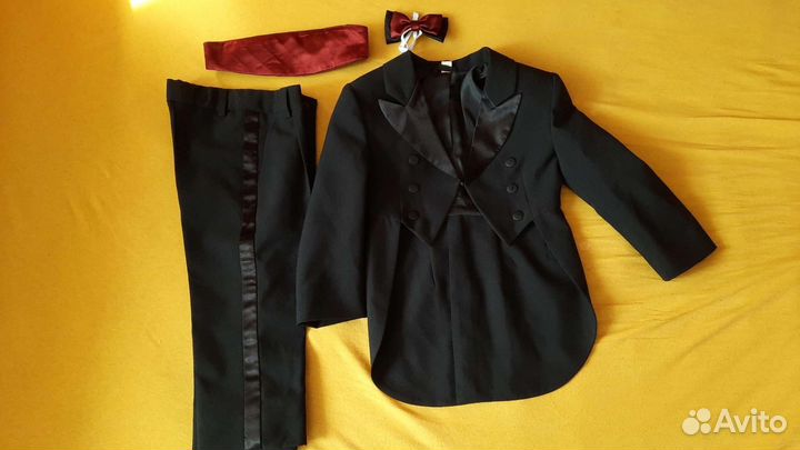 Продам Детский костюм