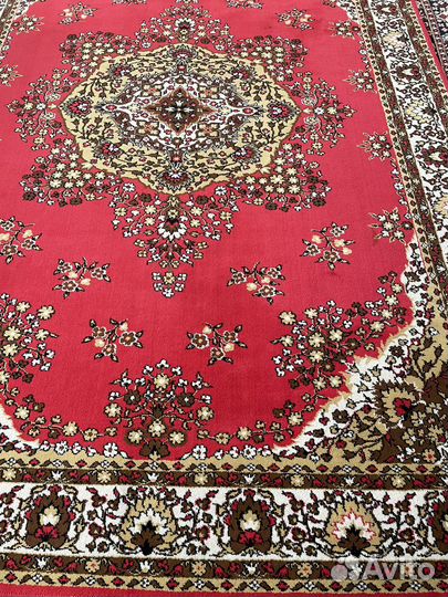 Ковер шерстяной новый